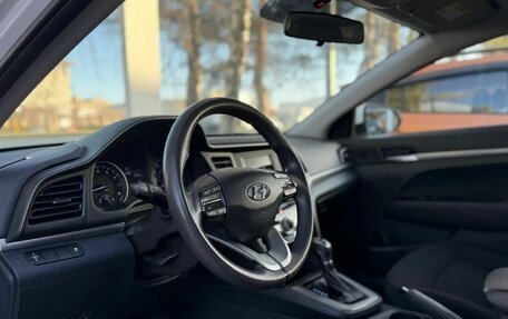 Hyundai Elantra VI рестайлинг, 2019 год, 1 200 000 рублей, 8 фотография