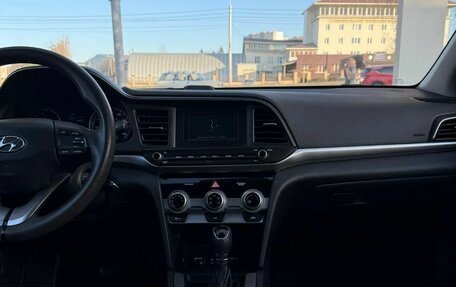 Hyundai Elantra VI рестайлинг, 2019 год, 1 200 000 рублей, 10 фотография