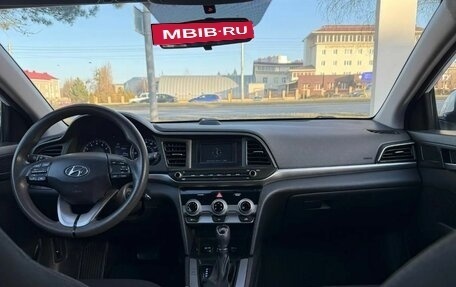 Hyundai Elantra VI рестайлинг, 2019 год, 1 200 000 рублей, 9 фотография