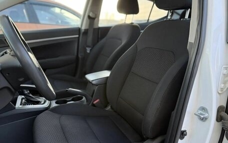 Hyundai Elantra VI рестайлинг, 2019 год, 1 200 000 рублей, 12 фотография