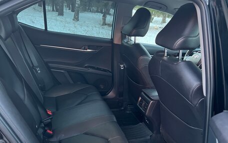 Toyota Camry, 2021 год, 3 300 000 рублей, 5 фотография