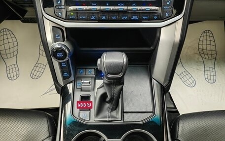 Toyota Land Cruiser, 2022 год, 8 990 000 рублей, 18 фотография