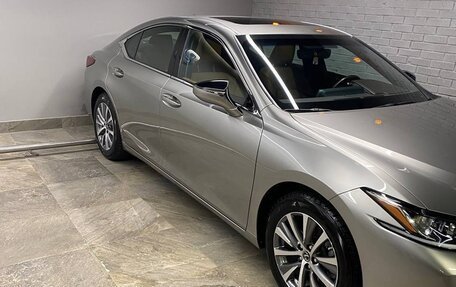 Lexus ES VII, 2021 год, 4 800 000 рублей, 2 фотография