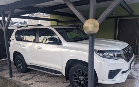 Toyota Land Cruiser Prado 150 рестайлинг 2, 2021 год, 6 750 000 рублей, 4 фотография