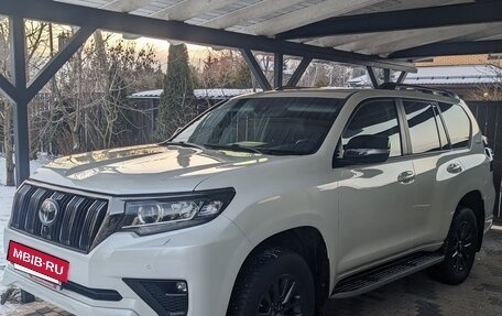 Toyota Land Cruiser Prado 150 рестайлинг 2, 2021 год, 6 750 000 рублей, 3 фотография