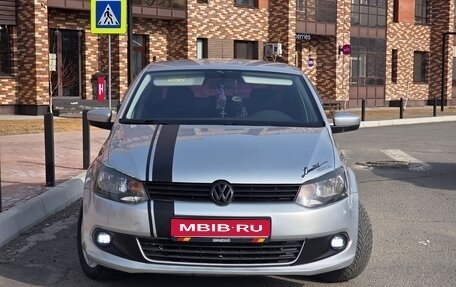 Volkswagen Polo VI (EU Market), 2011 год, 750 000 рублей, 1 фотография