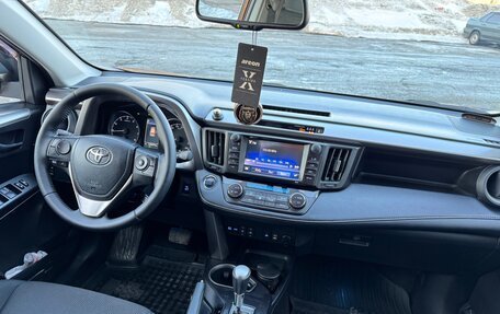 Toyota RAV4, 2018 год, 2 690 000 рублей, 11 фотография