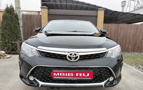 Toyota Camry, 2017 год, 2 175 000 рублей, 2 фотография