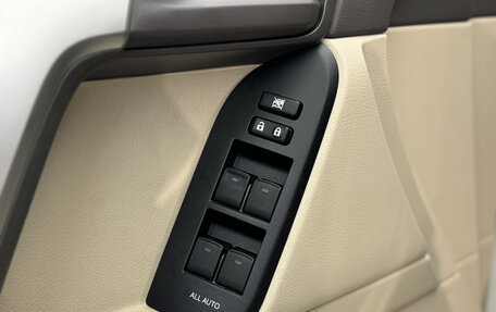 Toyota Land Cruiser Prado 150 рестайлинг 2, 2021 год, 6 950 000 рублей, 12 фотография