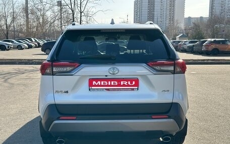 Toyota RAV4, 2020 год, 3 150 000 рублей, 4 фотография