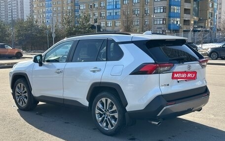 Toyota RAV4, 2020 год, 3 150 000 рублей, 5 фотография