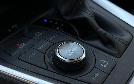 Toyota RAV4, 2020 год, 3 150 000 рублей, 23 фотография