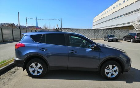 Toyota RAV4, 2013 год, 2 000 000 рублей, 2 фотография
