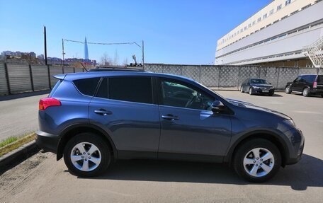 Toyota RAV4, 2013 год, 2 000 000 рублей, 4 фотография