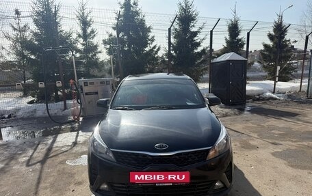 KIA Rio IV, 2021 год, 1 370 000 рублей, 4 фотография