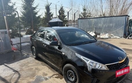 KIA Rio IV, 2021 год, 1 370 000 рублей, 2 фотография