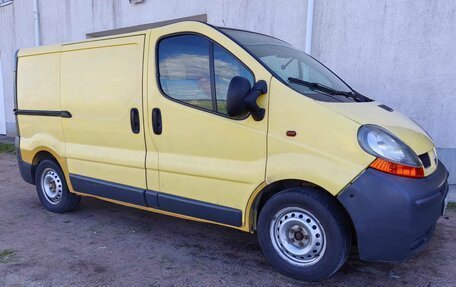 Renault Trafic, 2004 год, 600 000 рублей, 3 фотография