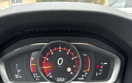 Volvo S60 Cross Country, 2016 год, 1 600 000 рублей, 6 фотография