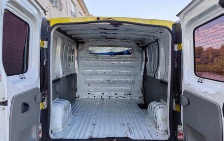Renault Trafic, 2004 год, 600 000 рублей, 11 фотография