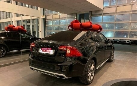 Volvo S60 Cross Country, 2016 год, 1 600 000 рублей, 3 фотография