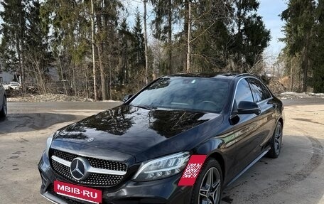 Mercedes-Benz C-Класс, 2018 год, 2 850 000 рублей, 4 фотография