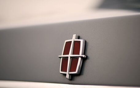 Lincoln Town Car II, 1989 год, 2 900 000 рублей, 13 фотография