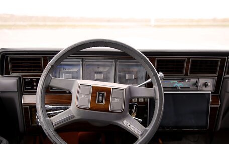 Lincoln Town Car II, 1989 год, 2 900 000 рублей, 17 фотография