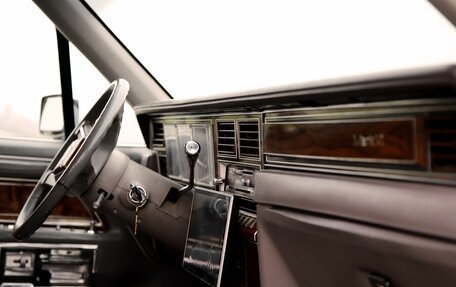 Lincoln Town Car II, 1989 год, 2 900 000 рублей, 19 фотография