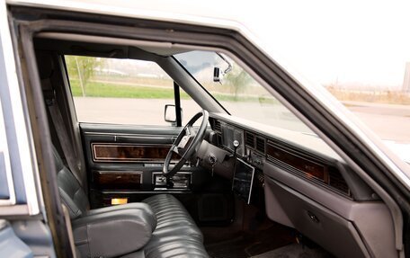 Lincoln Town Car II, 1989 год, 2 900 000 рублей, 23 фотография