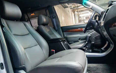 Toyota Land Cruiser Prado 120 рестайлинг, 2005 год, 1 999 999 рублей, 24 фотография