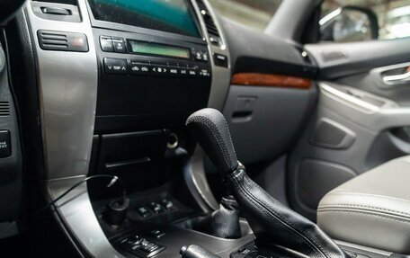 Toyota Land Cruiser Prado 120 рестайлинг, 2005 год, 1 999 999 рублей, 21 фотография