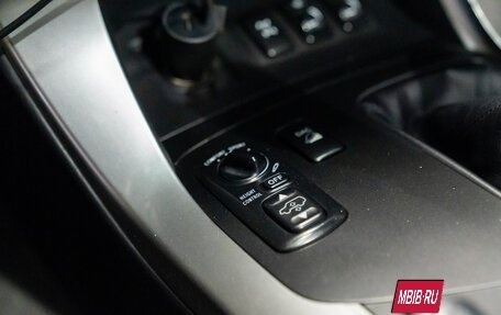 Toyota Land Cruiser Prado 120 рестайлинг, 2005 год, 1 999 999 рублей, 22 фотография