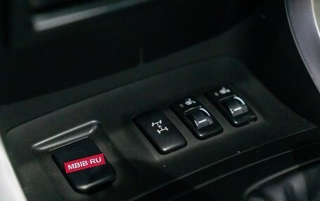 Toyota Land Cruiser Prado 120 рестайлинг, 2005 год, 1 999 999 рублей, 23 фотография