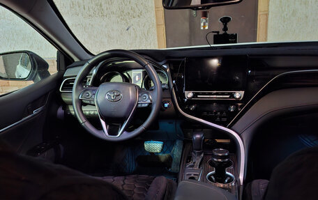 Toyota Camry, 2019 год, 2 400 000 рублей, 4 фотография