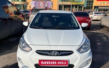 Hyundai Solaris II рестайлинг, 2012 год, 730 000 рублей, 1 фотография