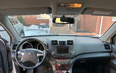 Toyota Highlander III, 2011 год, 1 990 000 рублей, 5 фотография