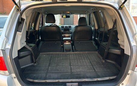 Toyota Highlander III, 2011 год, 1 990 000 рублей, 11 фотография