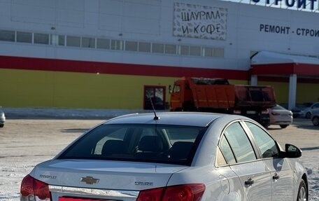 Chevrolet Cruze II, 2012 год, 700 000 рублей, 3 фотография