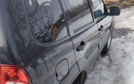 Chevrolet Niva I рестайлинг, 2018 год, 770 000 рублей, 2 фотография
