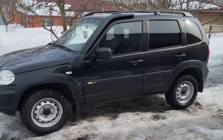 Chevrolet Niva I рестайлинг, 2018 год, 770 000 рублей, 5 фотография