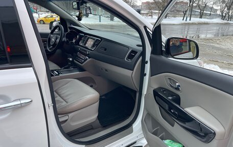 KIA Carnival III, 2017 год, 1 550 000 рублей, 9 фотография