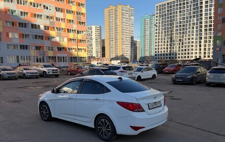 Hyundai Solaris II рестайлинг, 2015 год, 340 000 рублей, 2 фотография