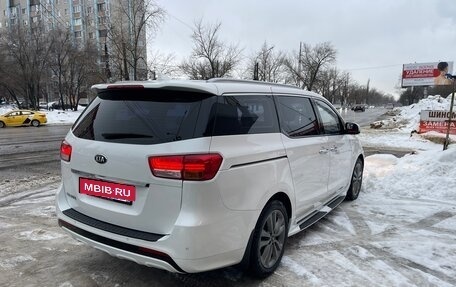 KIA Carnival III, 2017 год, 1 550 000 рублей, 3 фотография