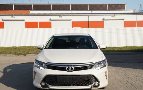 Toyota Camry, 2017 год, 1 860 000 рублей, 5 фотография