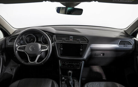 Volkswagen Tiguan II, 2021 год, 3 299 000 рублей, 6 фотография