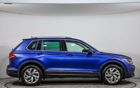 Volkswagen Tiguan II, 2021 год, 3 299 000 рублей, 4 фотография