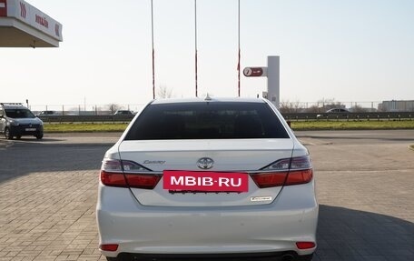 Toyota Camry, 2017 год, 1 860 000 рублей, 6 фотография