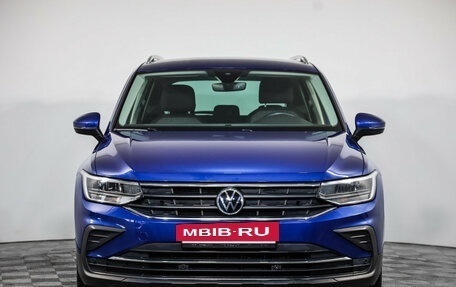 Volkswagen Tiguan II, 2021 год, 3 299 000 рублей, 2 фотография