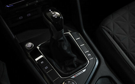 Volkswagen Tiguan II, 2021 год, 3 299 000 рублей, 19 фотография