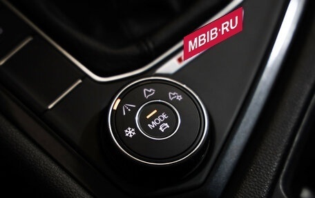 Volkswagen Tiguan II, 2021 год, 3 299 000 рублей, 20 фотография